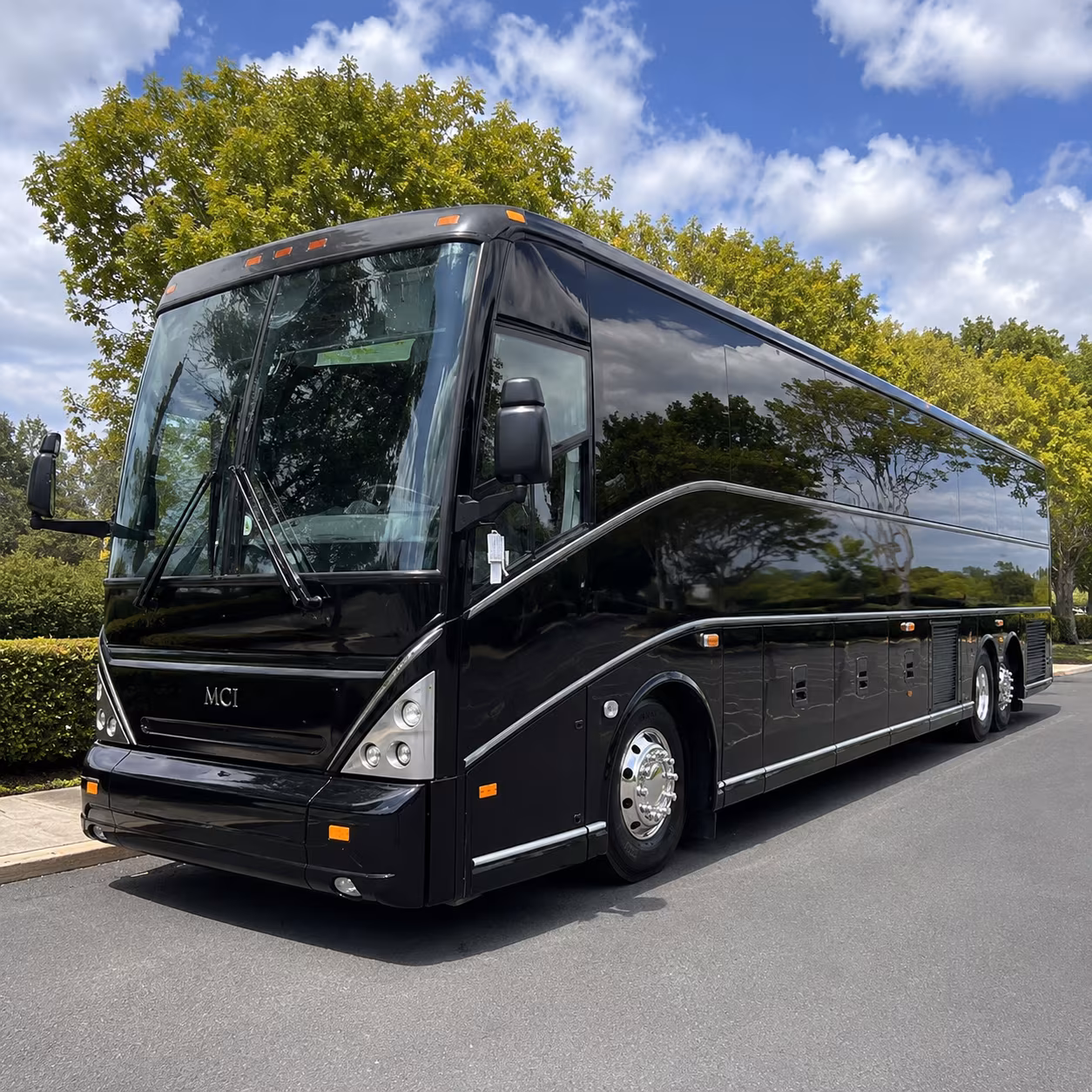 meadow brook amphitheatre bus rentals right down the road from sterling heights