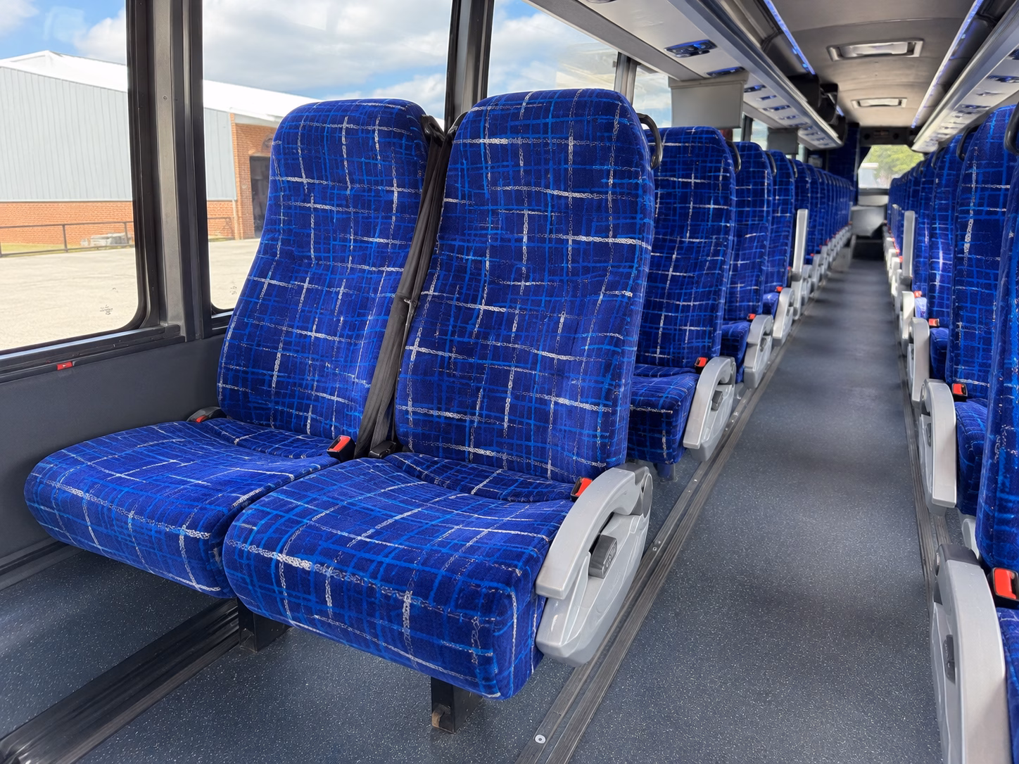 out of town guest shuttles from detroit metro airport to sterling heights hotels