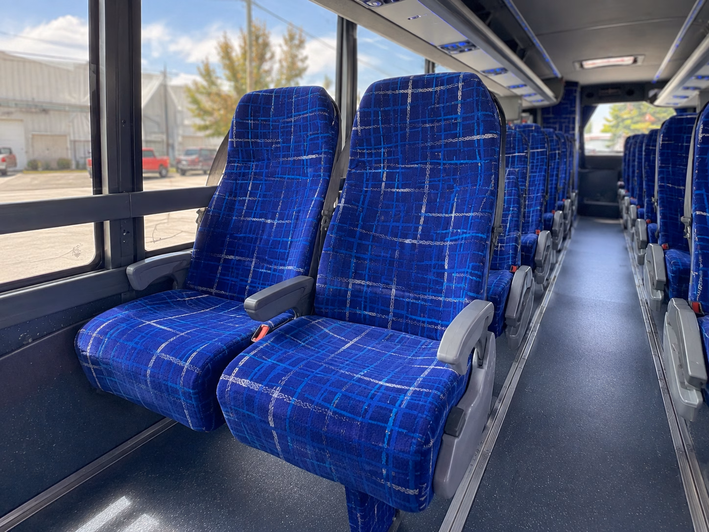 shuttle guests between sterling heights hotels and your reception venue