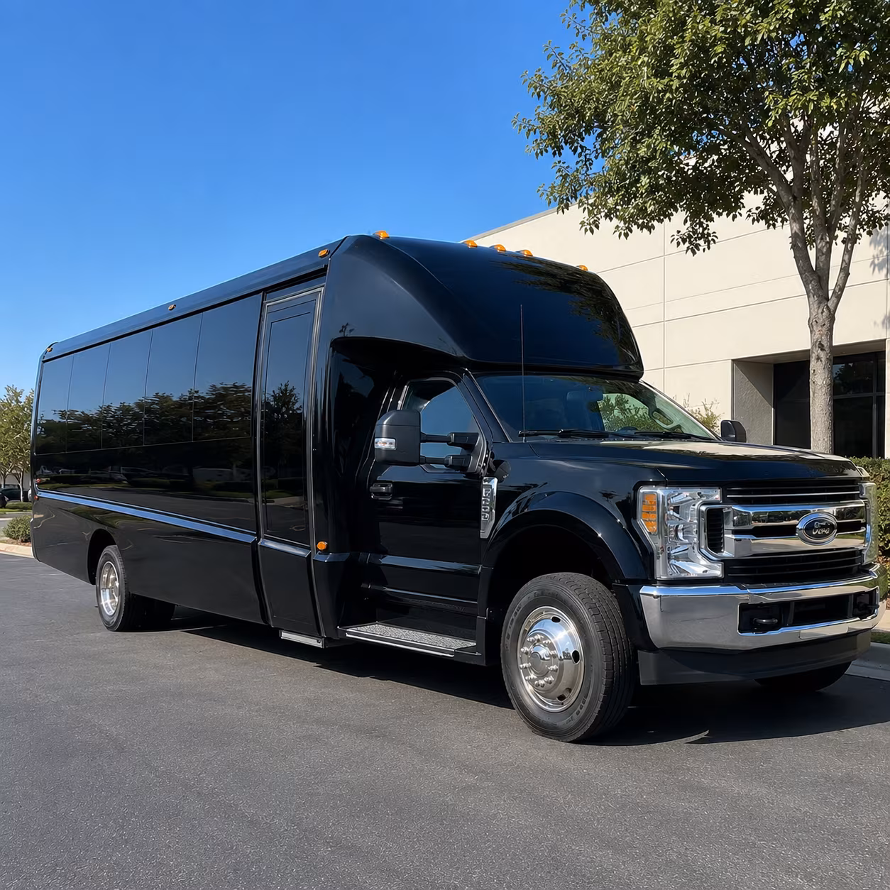 what makes a minibus the smart pick for the leelanau peninsula loop